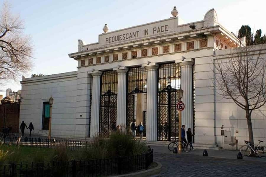 5hs Small Group City Tour of Buenos Aires with Street Food - La Boca, Caminito, and the optional empanada