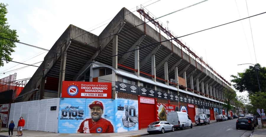AllMaradona Buenos Aires: Maradona House Museum and Stadium - La Casa de D10S and the family years