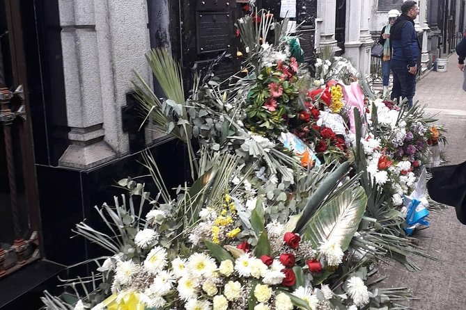 Best of Buenos Aires Private Walking Tour - A full hour in Recoleta Cemetery