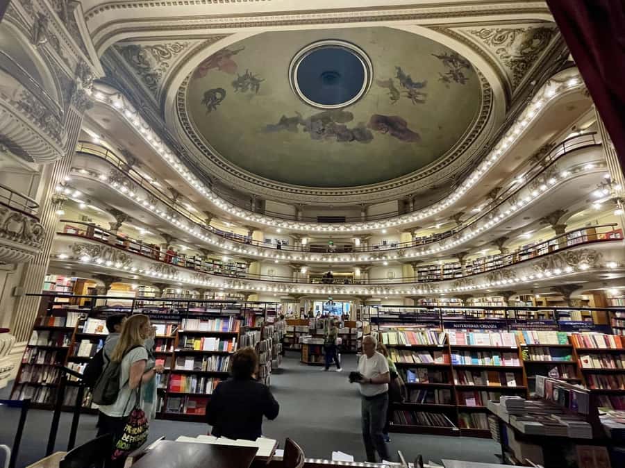 Buenos Aires: 7 Hour Small Group "BA 101" Walk - Starting among bookstores and grand old buildings