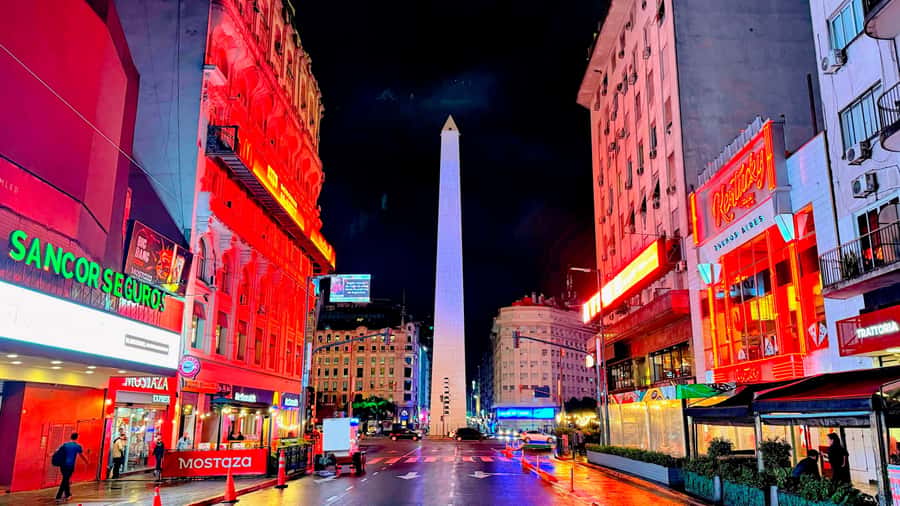 Buenos Aires After Dark: A City Lights & Sunset Experience - Plaza de Mayo puts the city in context