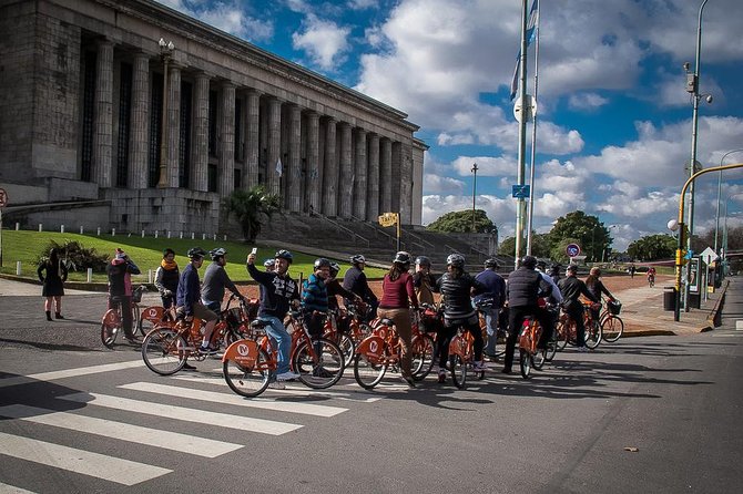 Buenos Aires Bike Tour: North Districts, Recoleta and Palermo - Recoleta Cemetery and Barrio Norte