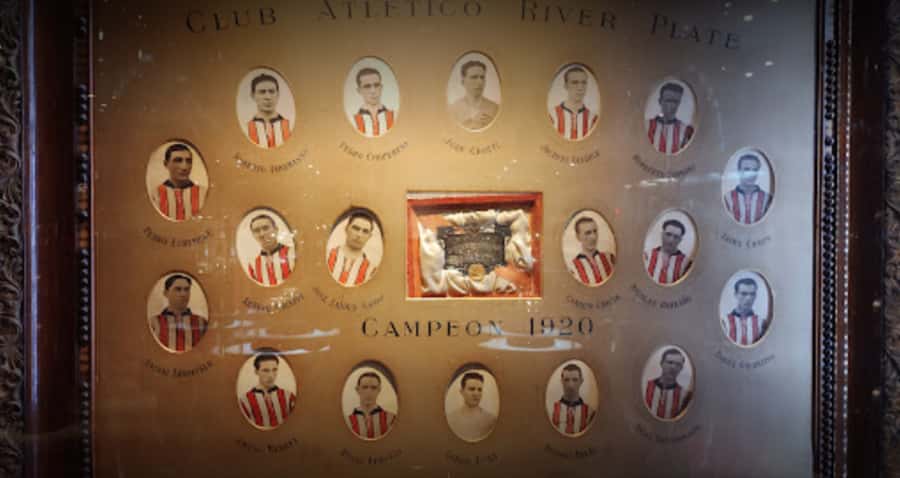 Buenos Aires: Boca Juniors and River Plate Football Tour - What the guide adds to the experience