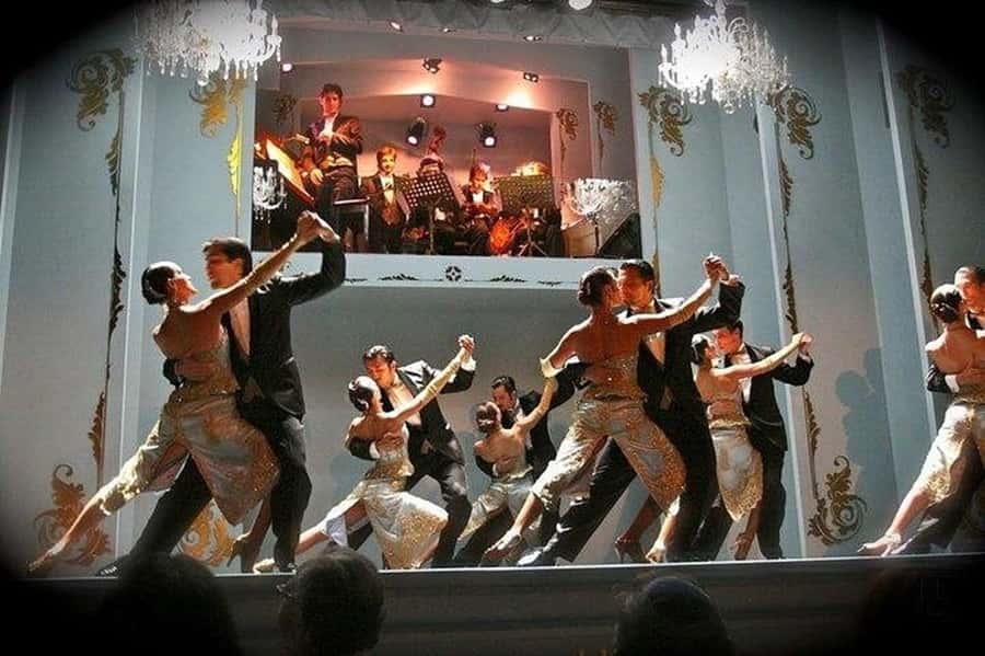 Buenos Aires: Cafe Los Angelitos Tango Show, Optional Dinner - Arriving at Café Los Angelitos in Monserrat