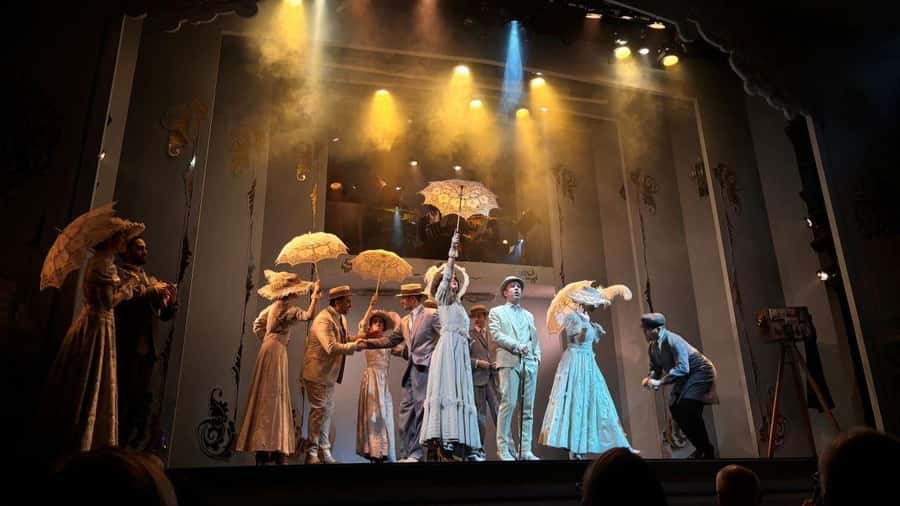 Buenos Aires: Cafe Los Angelitos Tango Show, Optional Dinner - The meal sets the tone