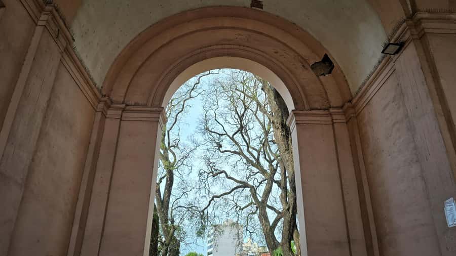 Buenos Aires: Chacarita, The Largest Cemetery In Argentina - Carlos Gardel, the voice of tango