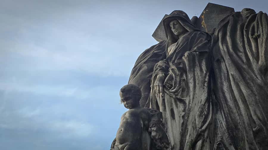Buenos Aires: Chacarita, The Largest Cemetery In Argentina - Meeting Miguel at the cemetery entrance