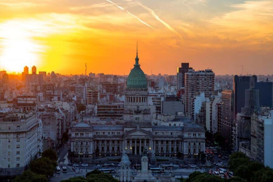 Buenos Aires: City Tour Porteno with Wine Tasting - Floralis Genérica and the Faculty of Law