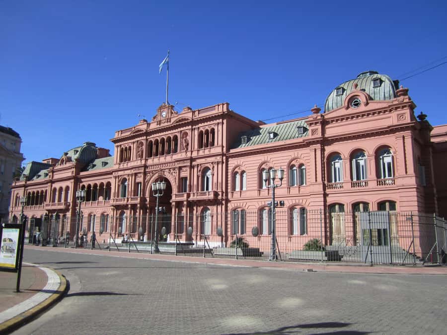Buenos Aires: Culture and History Private Tour - Floralis Generica and Recoleta: a striking first stop