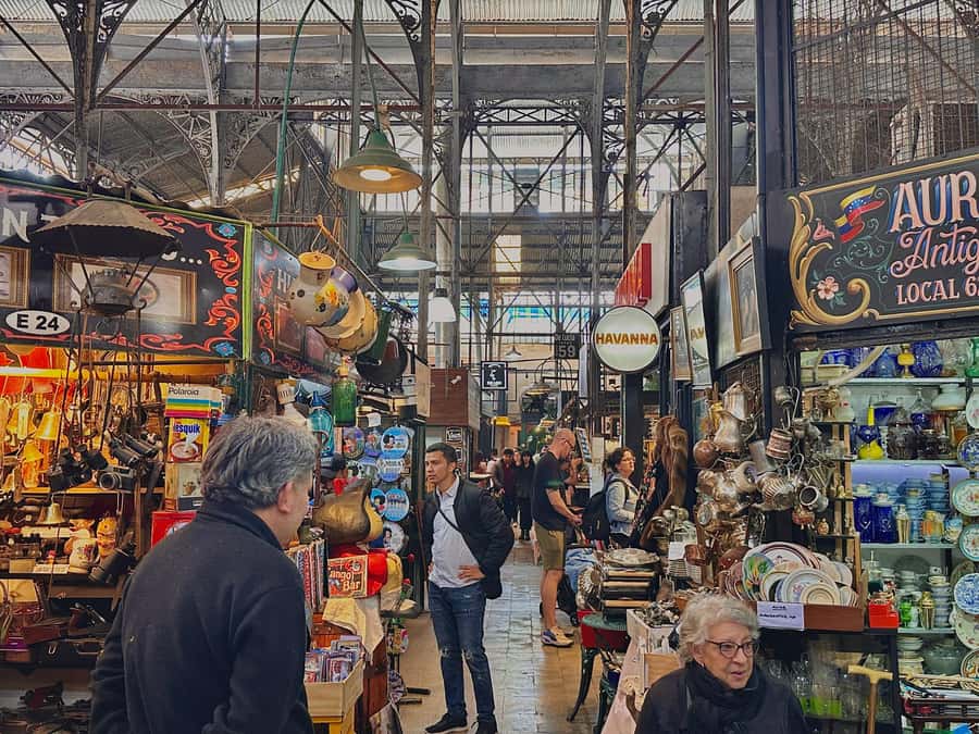 Buenos Aires Fairs: San Telmo & Mataderos Cultural Tour - San Telmo Antique Fair and Mercado de San Telmo