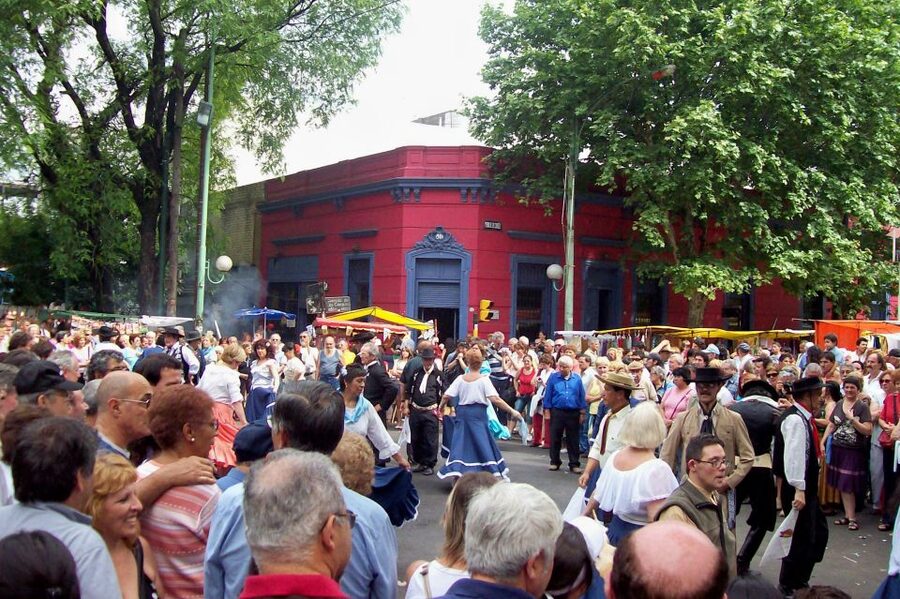Buenos Aires Fairs: San Telmo & Mataderos Cultural Tour - What the guide adds to a market visit