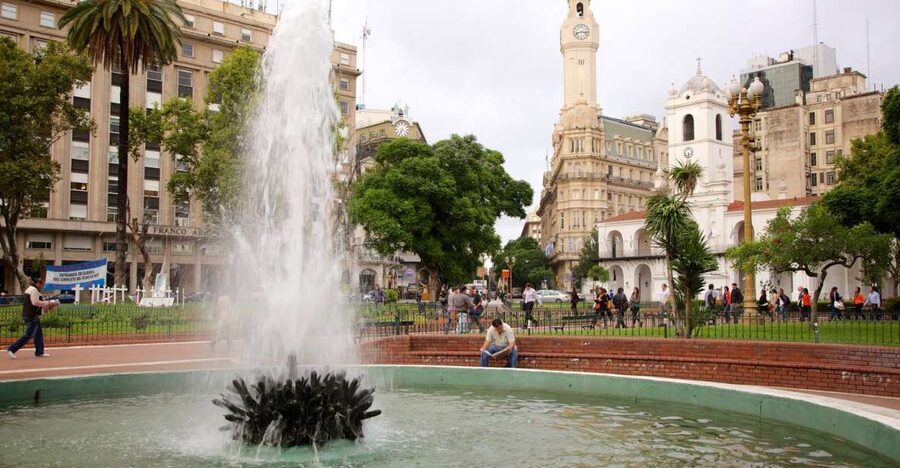 Buenos Aires: Historic District Private Guided Walking Tour - What the Guides Add