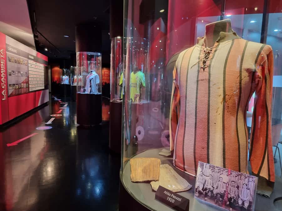 Buenos Aires: Hop-On Hop-Off Bus and Football Museums - The main weaknesses to weigh