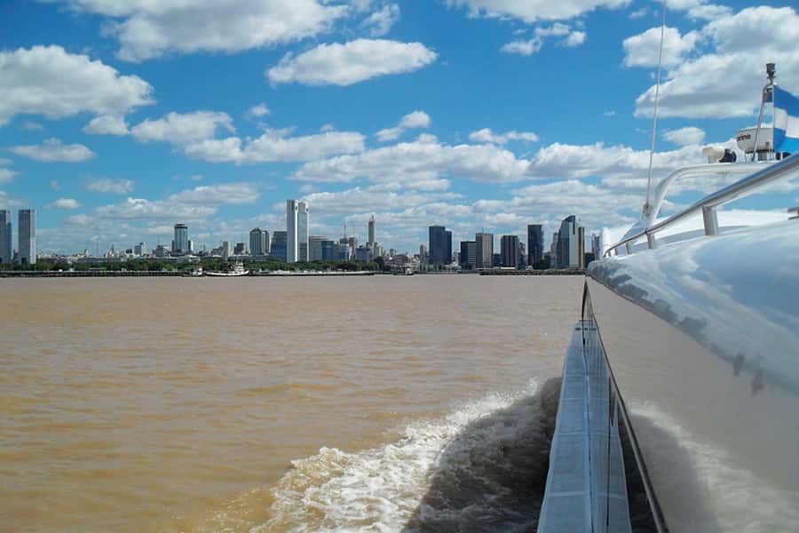 Buenos Aires: Navigation from Pto. Madero to La Boca - Entering the Riachuelo and La Boca