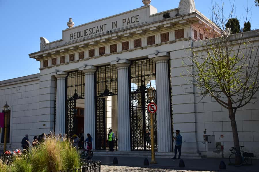 Buenos Aires: Private City Tour by Car with Hotel or Pickup - Plaza de Mayo and the Political Heart of Argentina