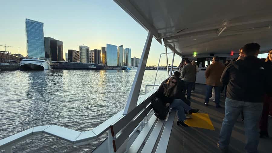 Buenos Aires: Puerto Madero Sunset Cruise with Open Bar - Seasonal Departure Times Matter