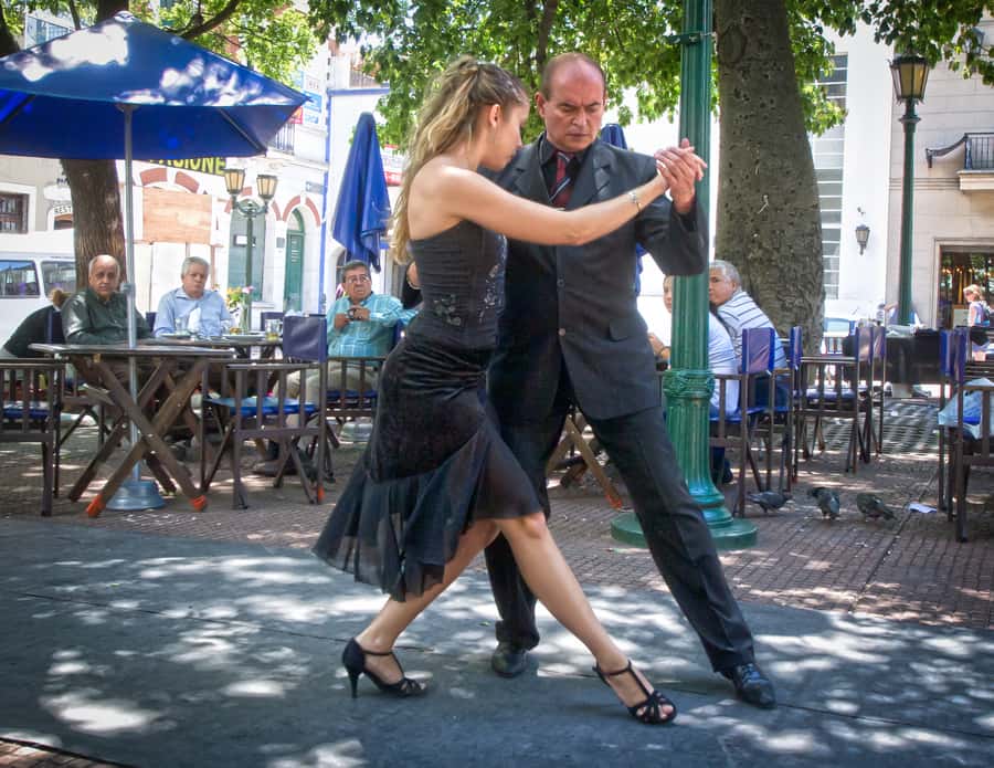 Buenos Aires: San Telmo and Market Guided Walking Tour - What the guides do well