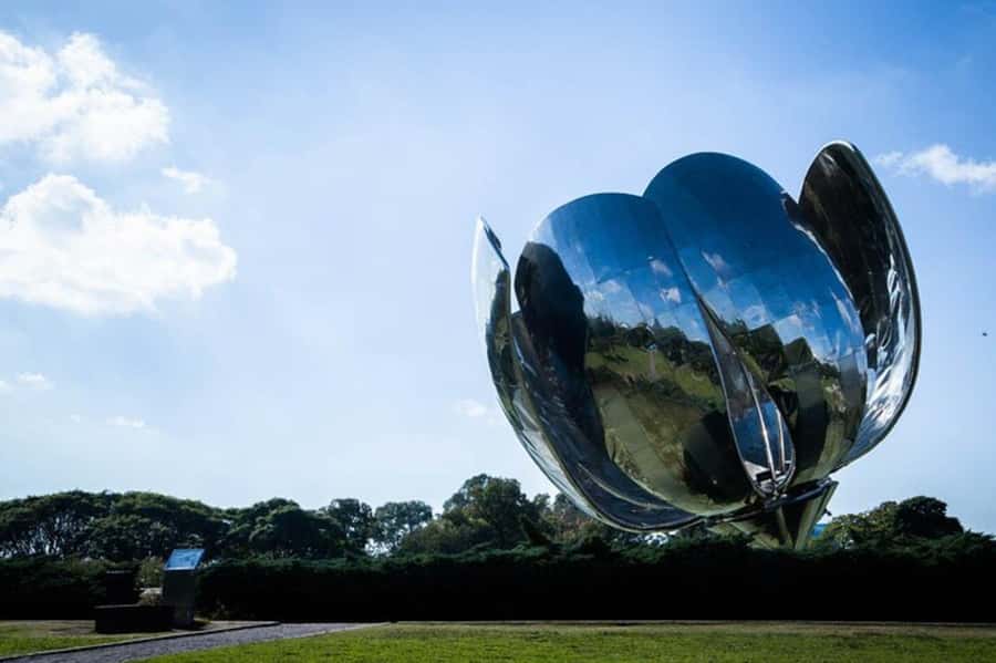 Buenos Aires: Small Group City Highlights Tour - Avenida del Libertador and the grand side of Recoleta