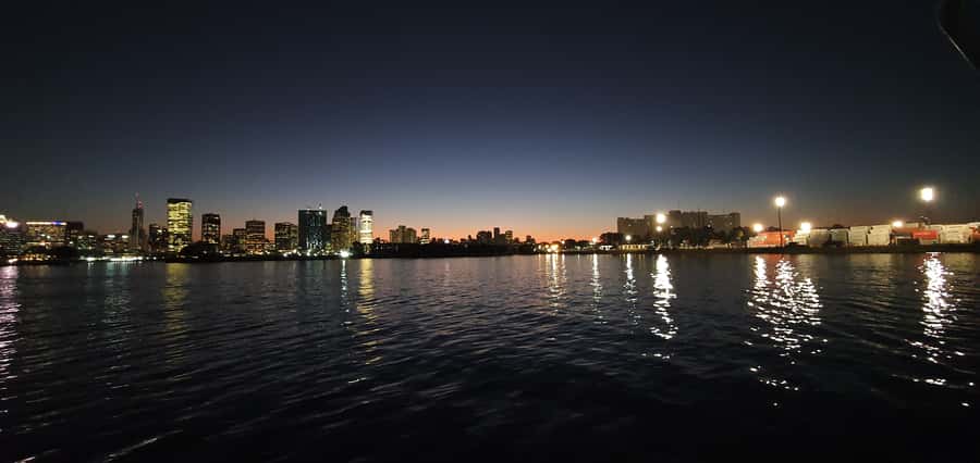 Buenos Aires:Small Group Tour AM & Sunset Open Bar Cruise PM - The Puerto Madero pause before the boat