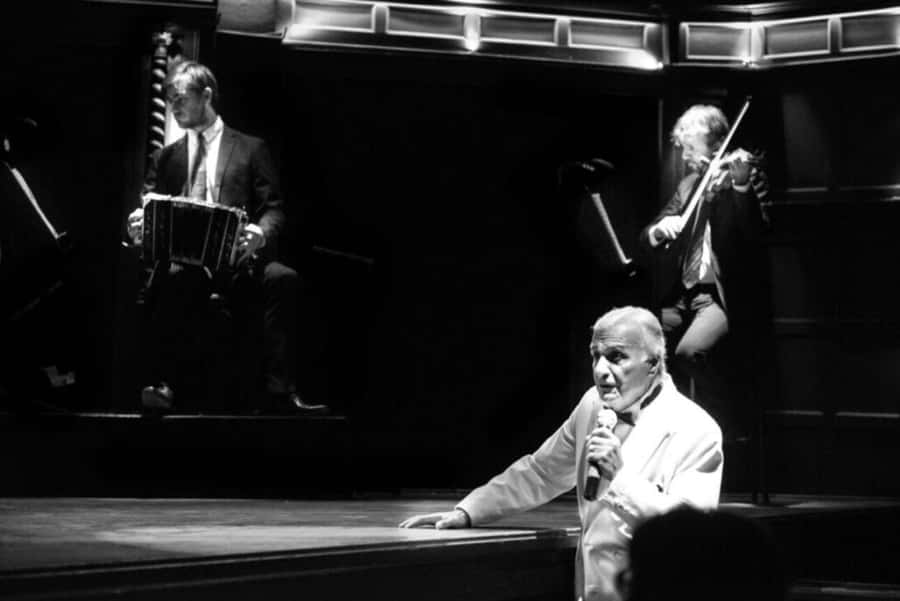 Buenos Aires Tango Show and Dinner in El Querandi - Is this traditional tango or stage variety?