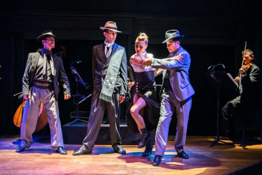 Buenos Aires Tango Show and Dinner in El Querandi - Getting there and choosing the pickup option