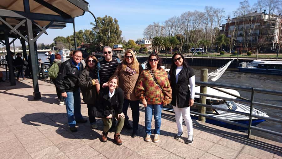 Buenos Aires: "Ticket"- 2hs of Navigation Premium to Tigre - Who will enjoy this boat ride most