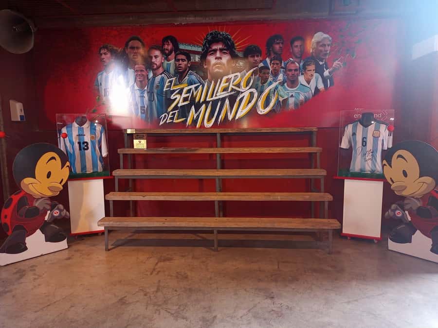 Buenos Aires: Visit to the Diego Armando Maradona Stadium - The guides make the difference