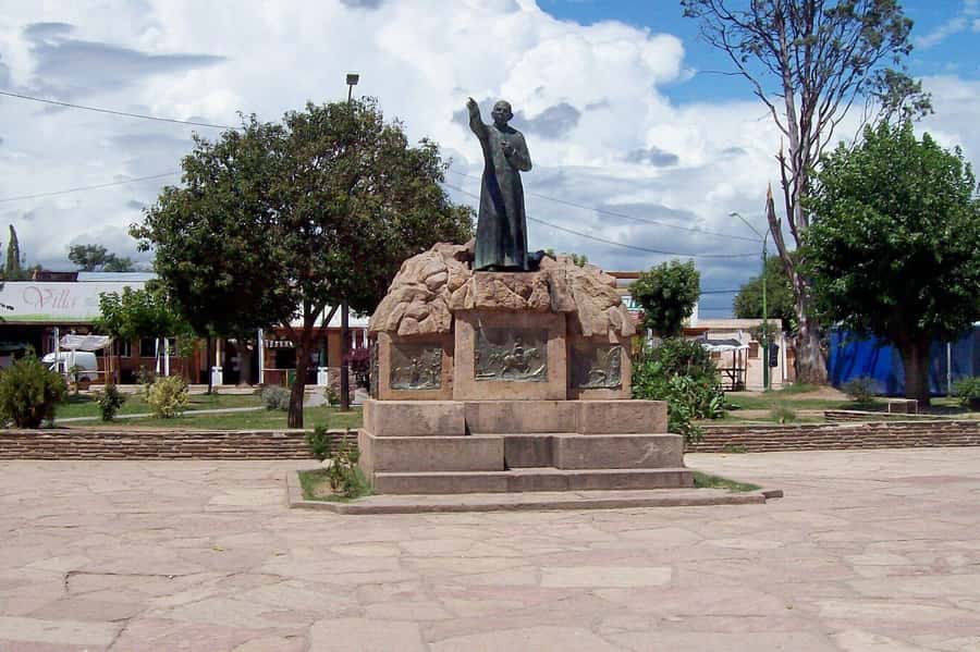 Cordoba: Full-day Tour to Traslasierras Valley - Villa Cura Brochero and the Gaucho Priest