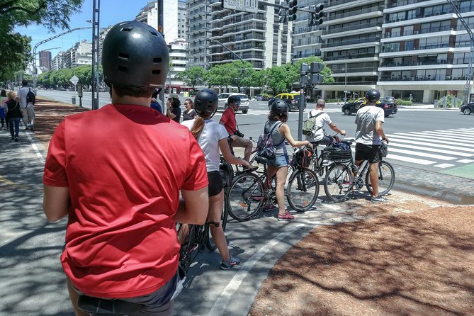 Cultural Experience by Bike around Palermo and Recoleta Max 6 ppl - A quiet stop at Rosedal de Palermo