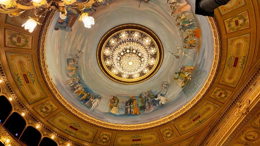 Experience Teatro Colon : Secure your Tour today!!! - Language choices and guide quality