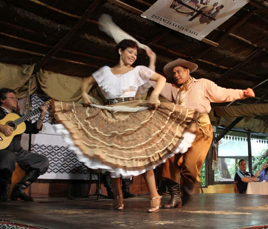 Full-Day at Santa Susana Ranch with BBQ, Drinks and Show - Key points to know before booking