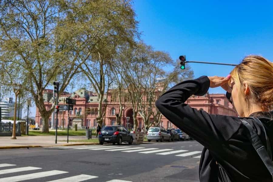 Full Day City Tour Buenos Aires, Recoleta Cemetery and Tigre - Plaza de Mayo and the political center