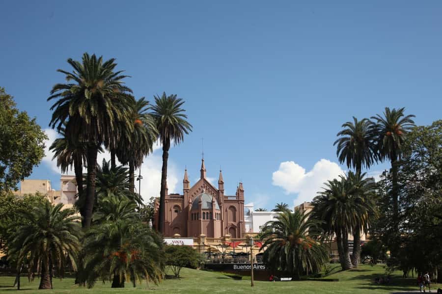 Full Day City Tour Buenos Aires, Recoleta Cemetery and Tigre - The road to Tigre and a different side of the region