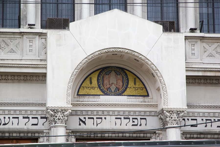 Jewish Sites Buenos Aires Private Walking and Car Tour - How the private guide changes the experience
