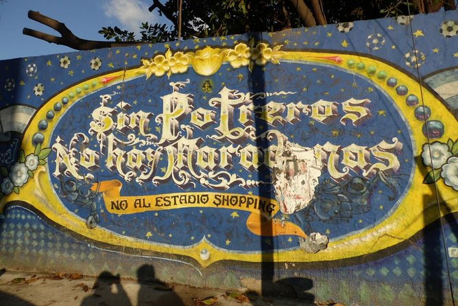 La Boca, a collective creation: Port, immigrants, arts and football - Football and the final walk to La Bombonera