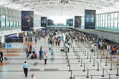 Private Airport Transfer in or out with english speaking driver.