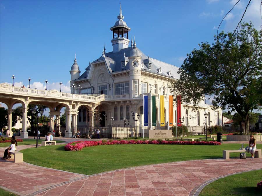 Private Day Trip to Tigre Delta from Buenos Aires - Puerto de Frutos and the pleasure of browsing