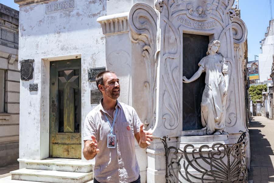 Recoleta Cemetery - Small Group Tour of History & Secrets - Why Recoleta Cemetery deserves two and a half hours