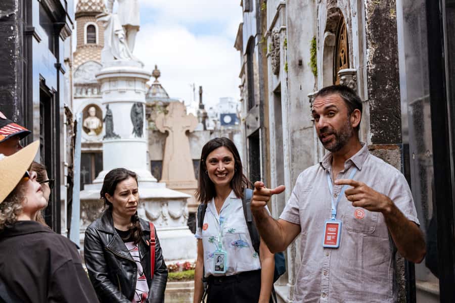 Recoleta Cemetery - Small Group Tour of History & Secrets - Small groups, shade, rain, and the practical side