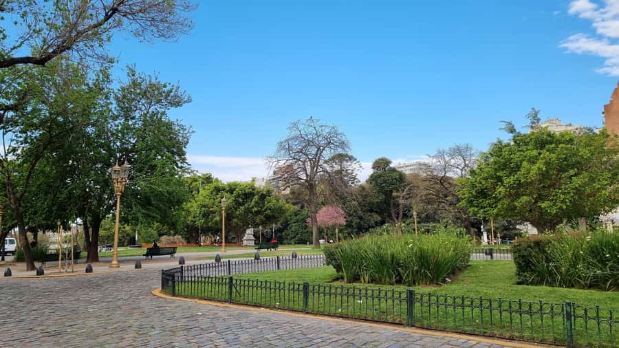 Recoleta Walking Tour and Live Jazz Show - The jazz club is the real payoff