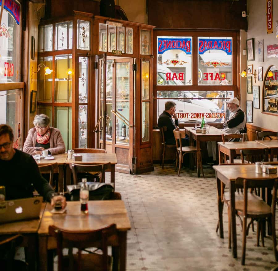 San Telmo: Historical Guided Tour with Street Food & Drinks - San Telmo Market, where old and new meet