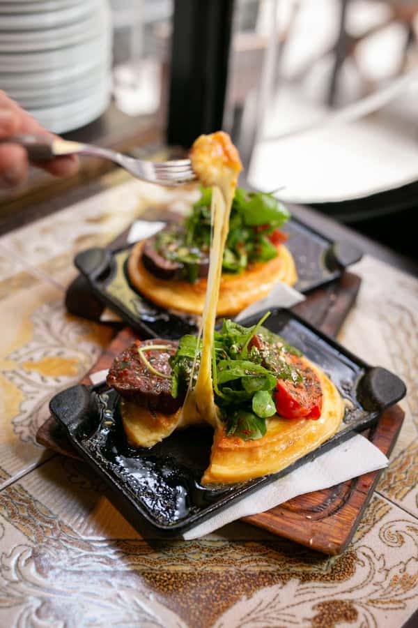 San Telmo: Historical Guided Tour with Street Food & Drinks - Who should book this San Telmo tour?