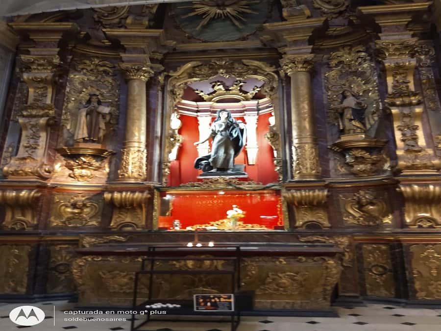 San Telmo Private Guided amazing Walking Tour - The guide and language choice