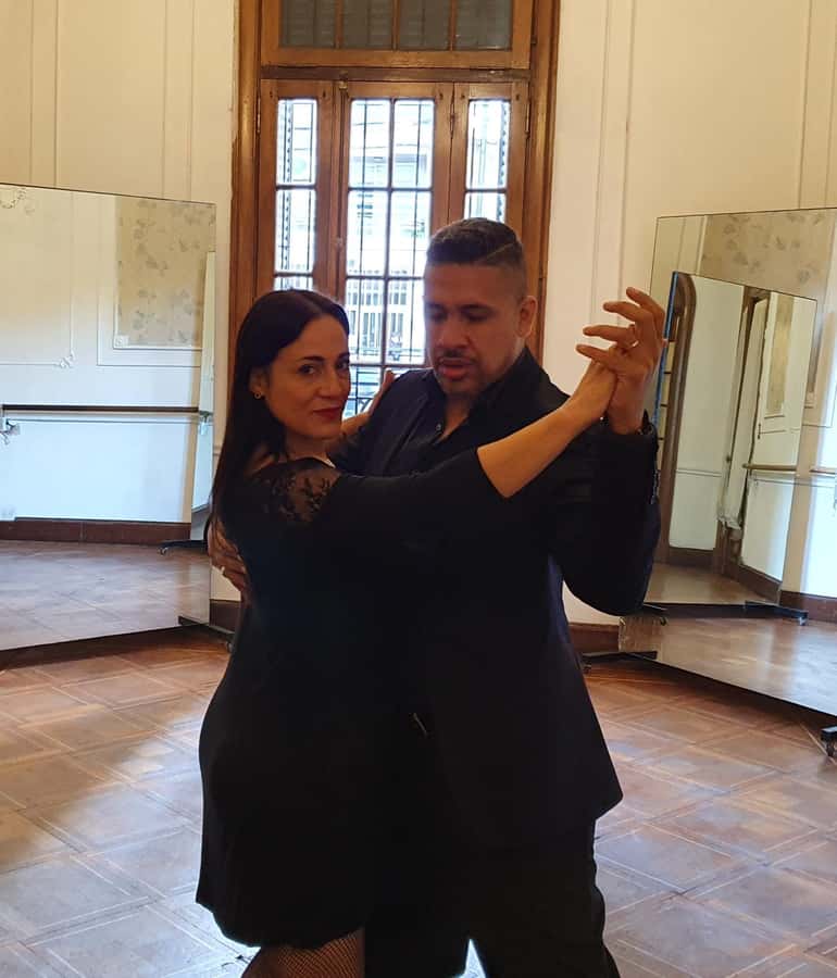 Tango Lesson in Buenos Aires with professional dancers - Learning From Professional Dancers
