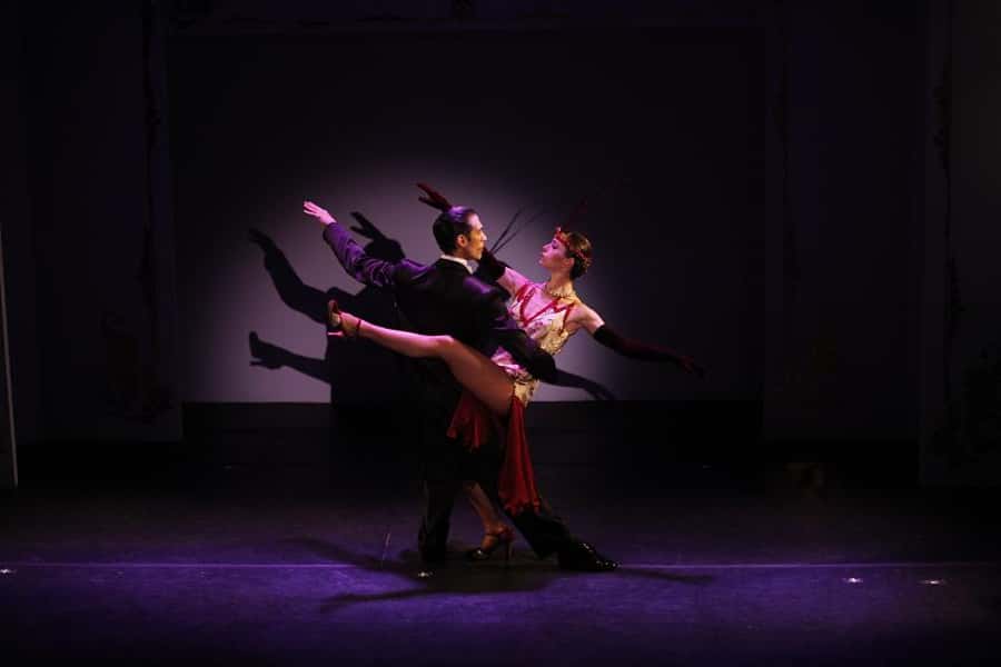 Tango Show at Café de los Angelitos - Six pairs of dancers and two singers