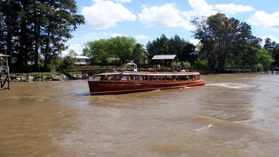 Tigre Full-Day Tour with Boat Ride - San Isidro adds a refined historic stop