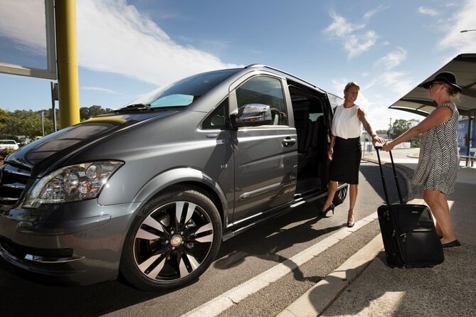 Transfer Buenos Aires Downtown Hotel to Domestic (AEP) or Cruise Terminal - Who will get the most from this transfer