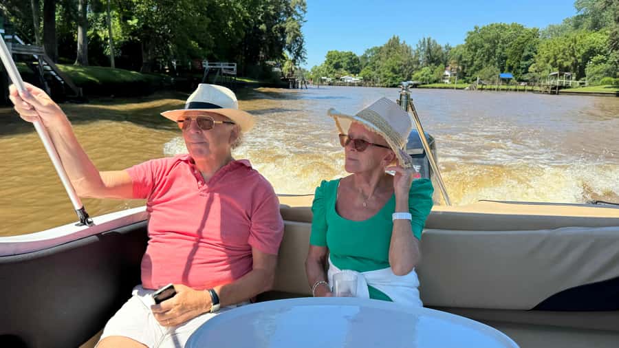 Unique Tigre and Delta Private Day Cruise Navegation - Seeing the Delta as a place where people live