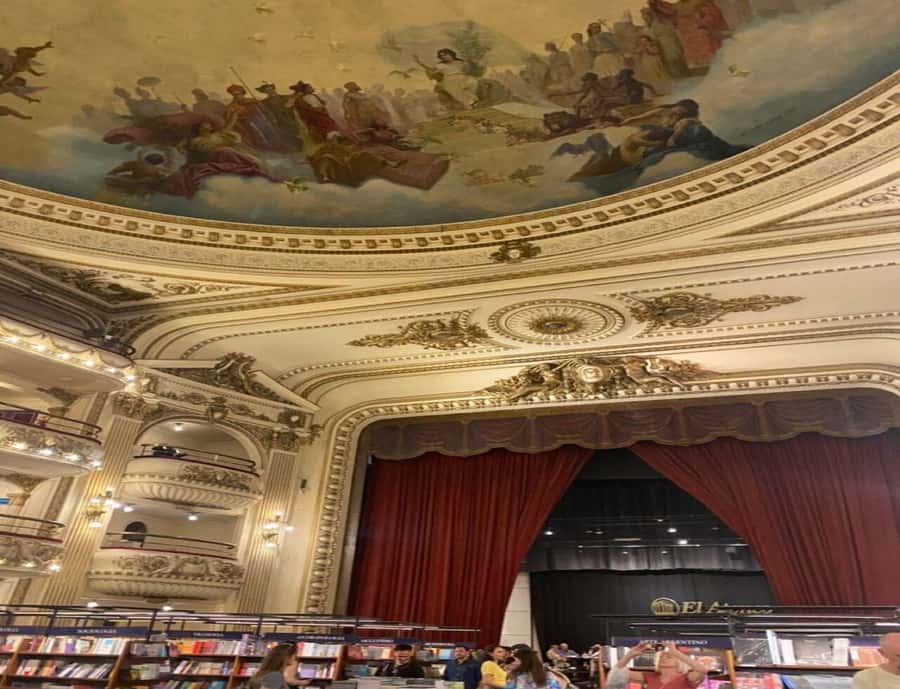 Walking Tour: Buenos Aires bookstores - Entering El Ateneo Grand Splendid